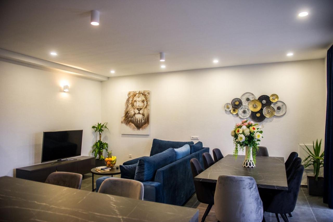Apartment Lux Elba Kaštela Exteriör bild