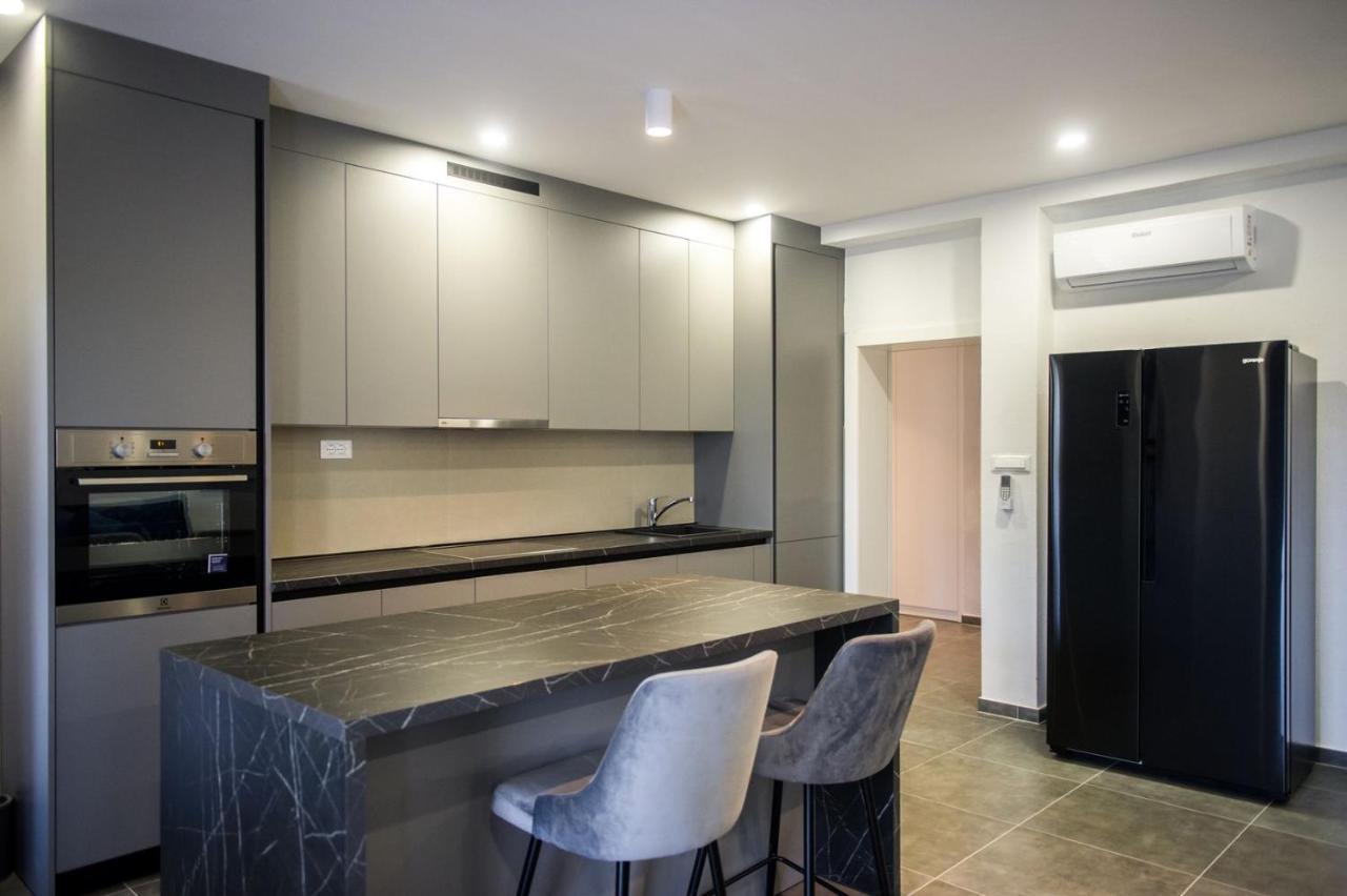 Apartment Lux Elba Kaštela Exteriör bild