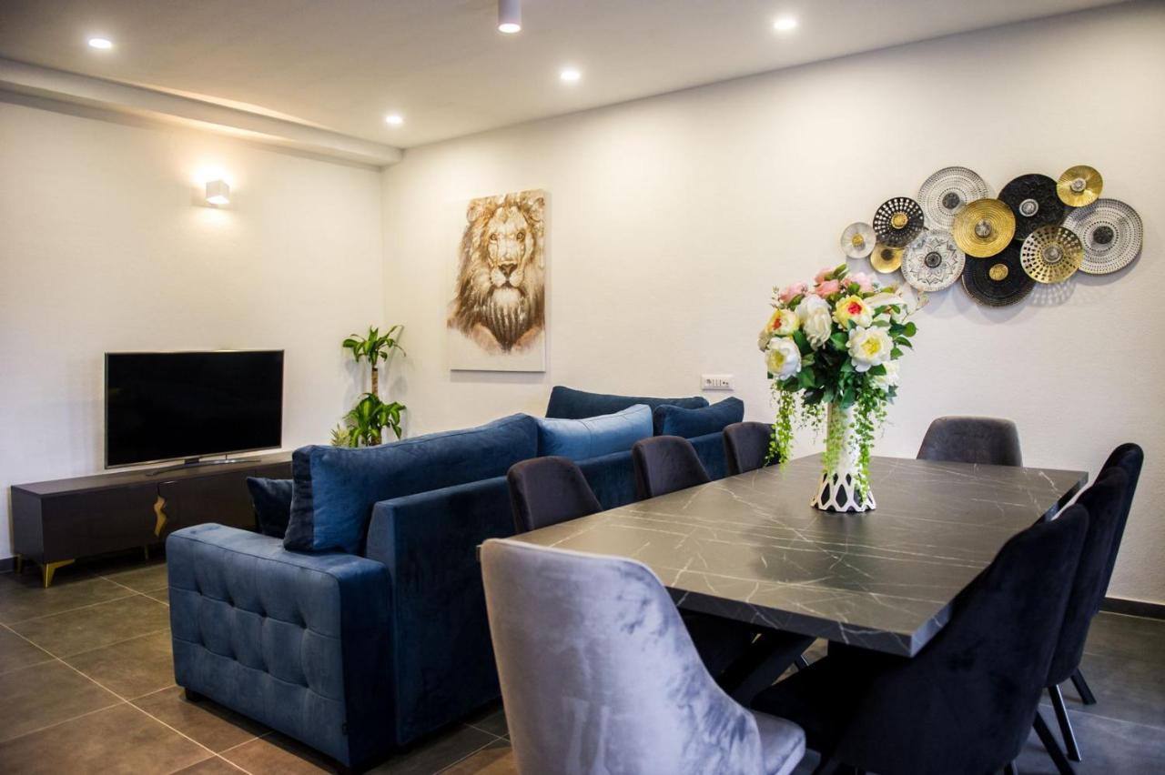 Apartment Lux Elba Kaštela Exteriör bild