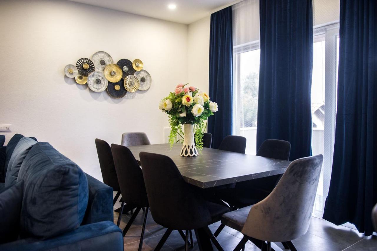 Apartment Lux Elba Kaštela Exteriör bild