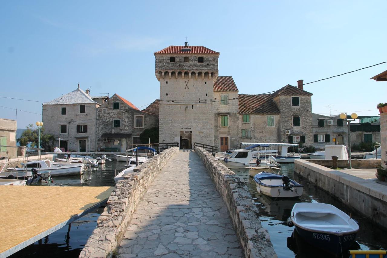 Apartment Lux Elba Kaštela Exteriör bild