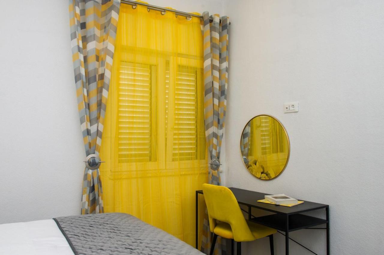 Apartment Lux Elba Kaštela Exteriör bild