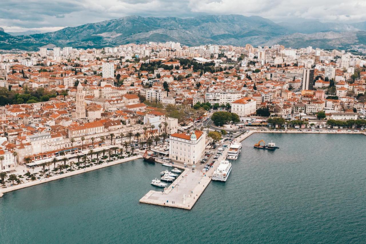 Apartment Lux Elba Kaštela Exteriör bild