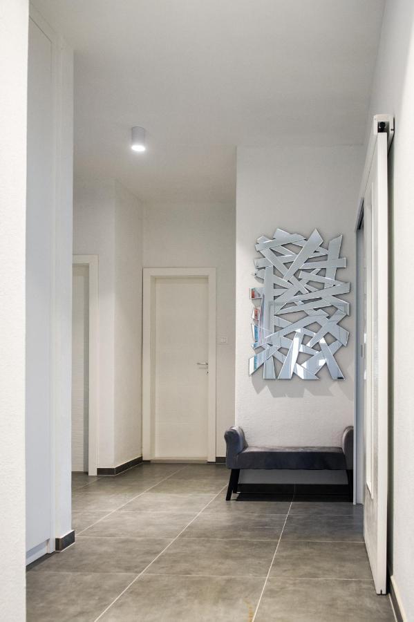 Apartment Lux Elba Kaštela Exteriör bild